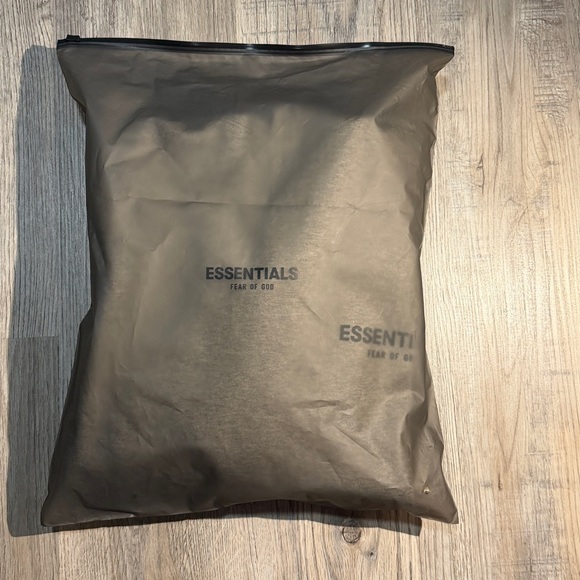 ESSENTIALS Sweatshirt - Picture 13 of 13